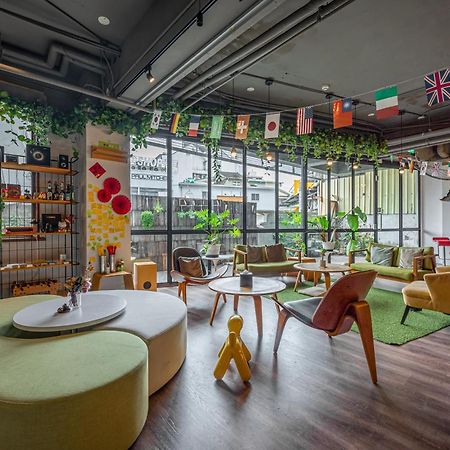 Light Hostel - Tainan Esterno foto
