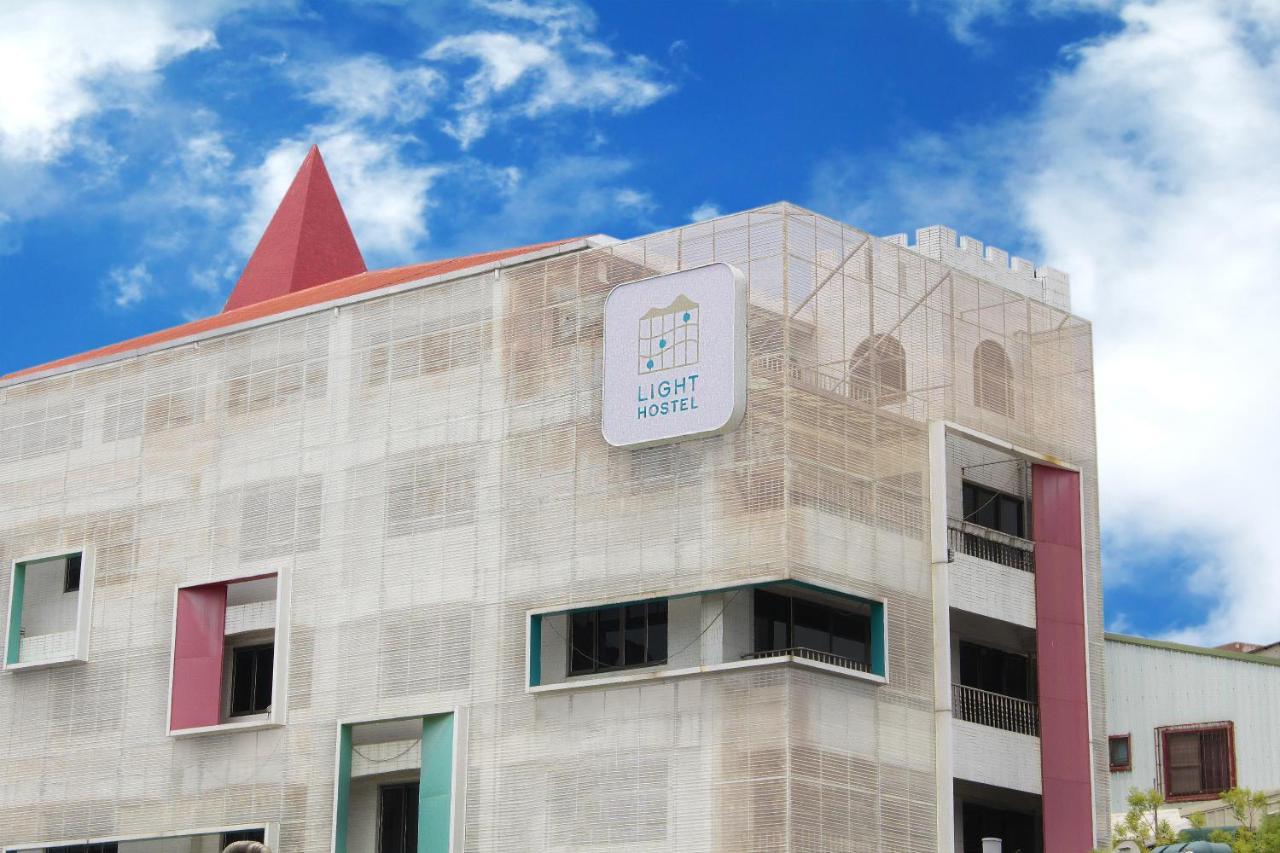 Light Hostel - Tainan Esterno foto