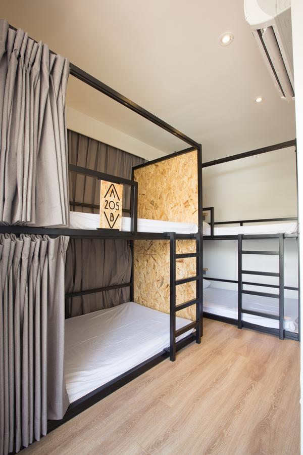 Light Hostel - Tainan Esterno foto