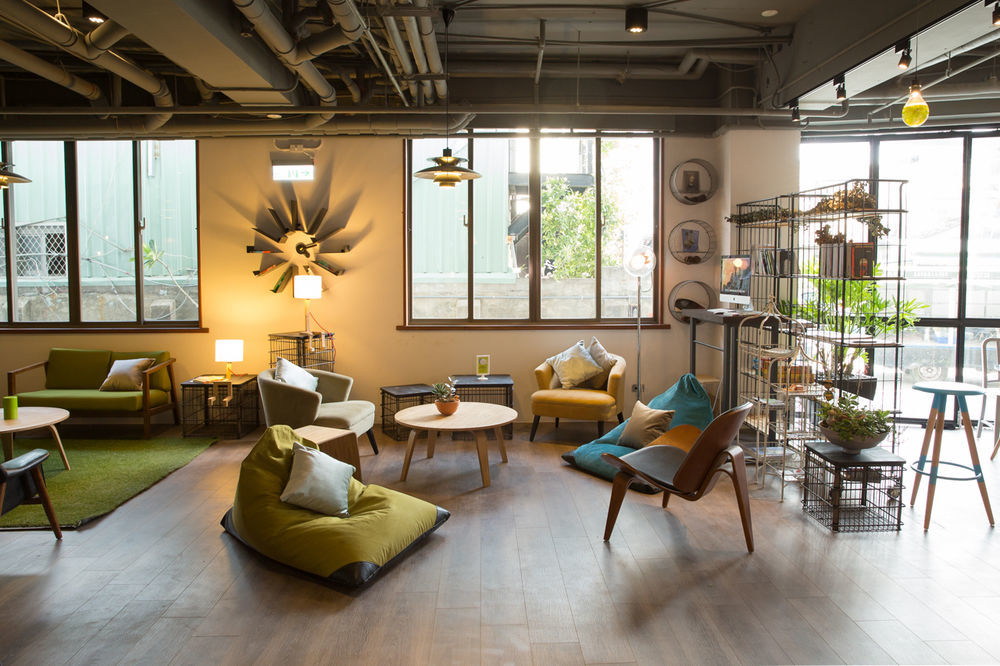 Light Hostel - Tainan Esterno foto