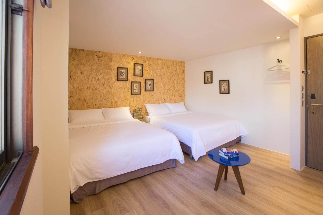 Light Hostel - Tainan Esterno foto